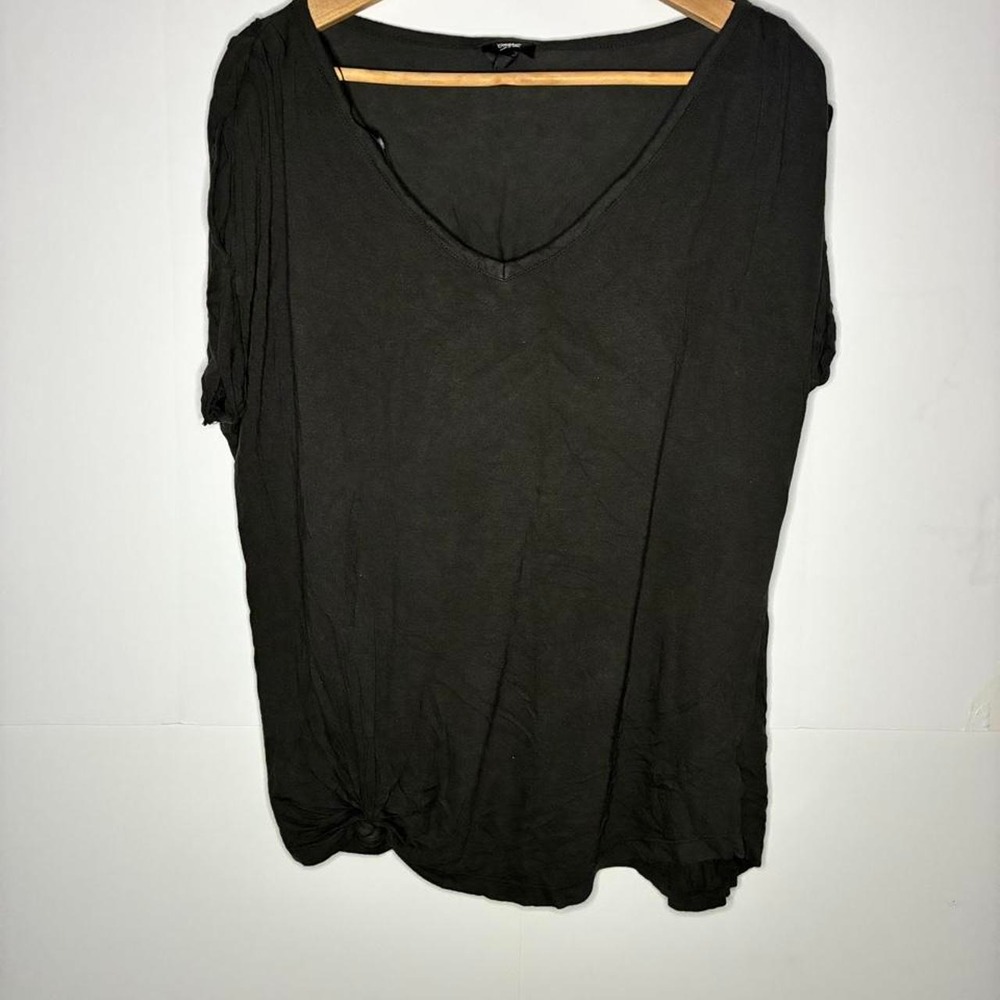 Mossimo Women's  V-neck top with short sleeves
